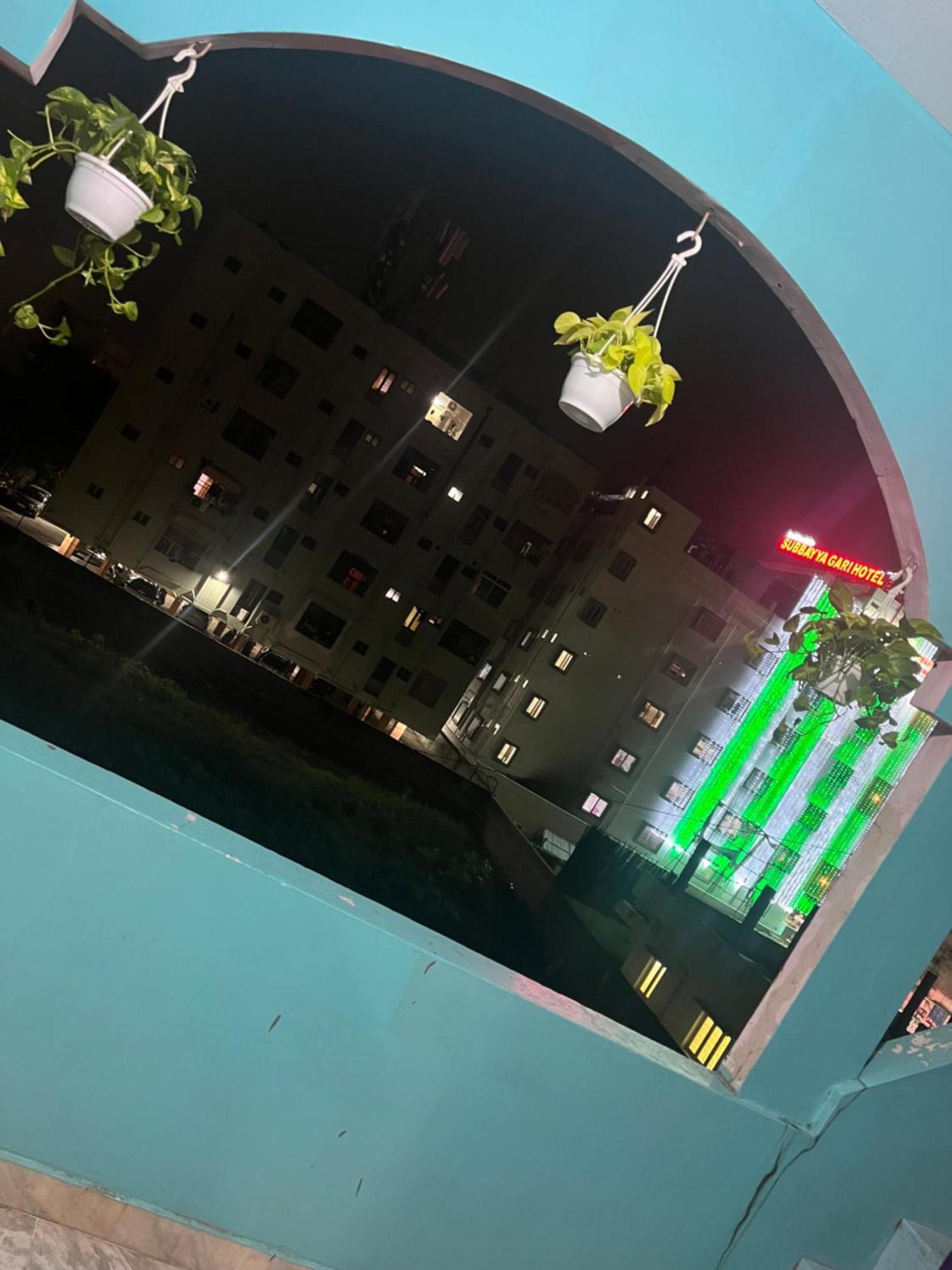 Sm Home Stay 1 Tirupati Bagian luar foto